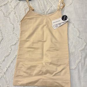 Shapermint Essentials All Day Every Day Scoop Neck Cami - Beige size Medium